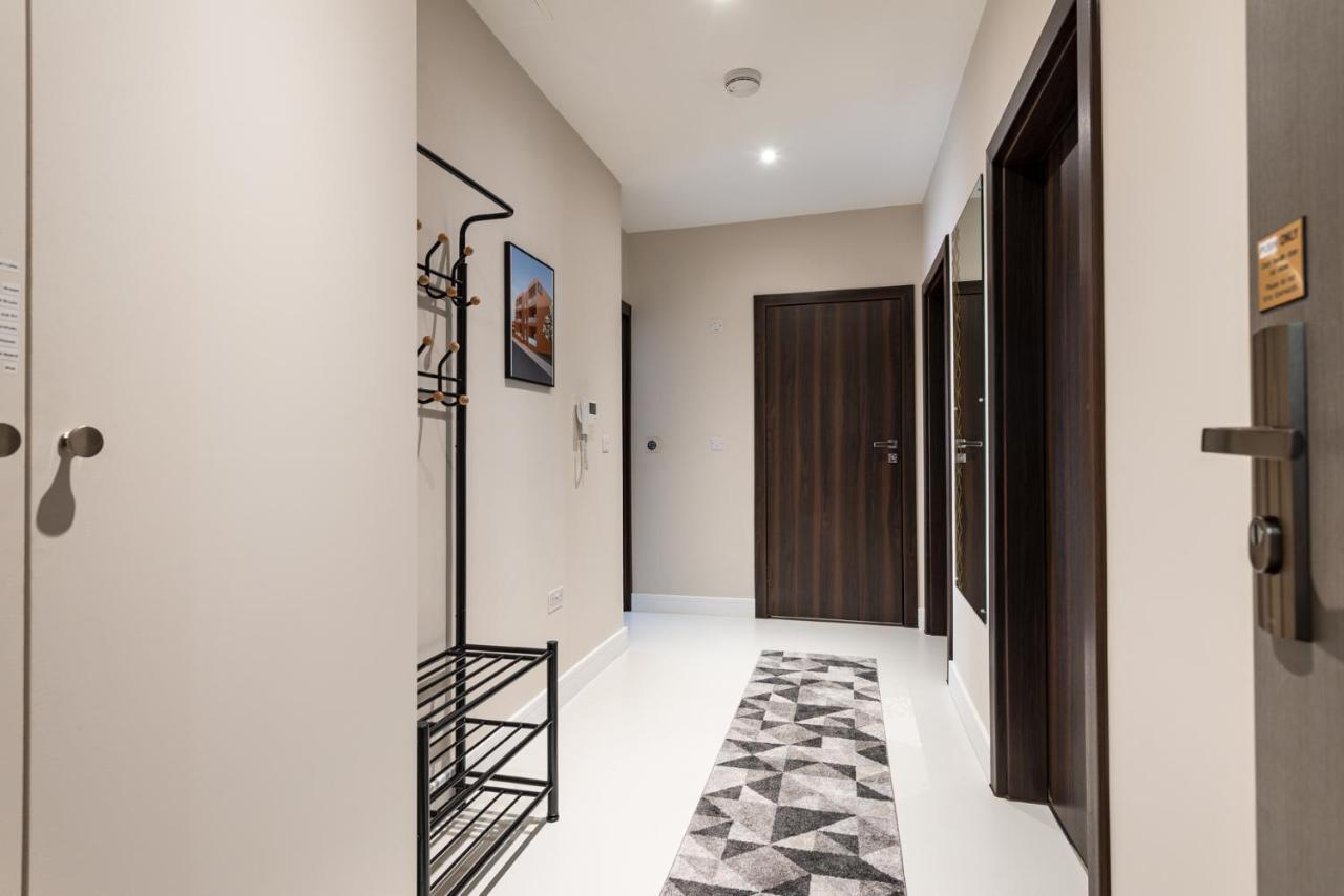 Bookings For Professionals - Reliable And Peaceful - Apartment 3 질링엄 외부 사진